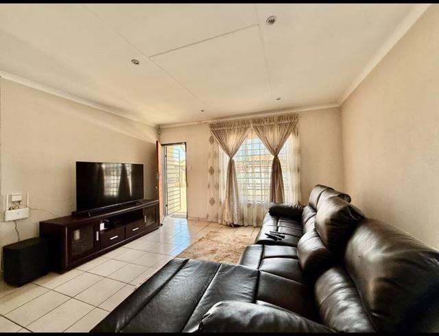FARM FOR SALE IN VANDERBIJLPARK CE7